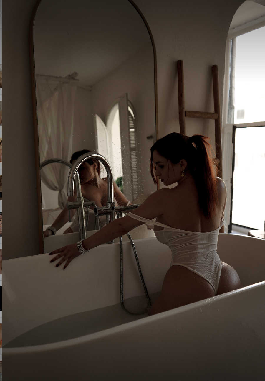 A playful frame from Miranda Faith nude — online in Tokyo