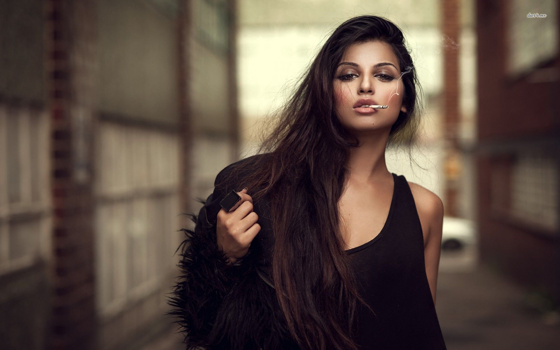 A playful frame from Sassy girls — online in Tokyo