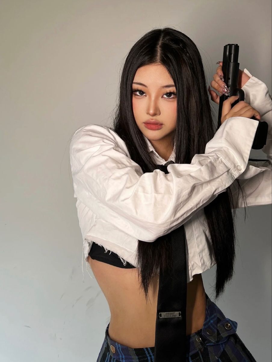 A cozy shot with Sassy girls — straight from Tokyo