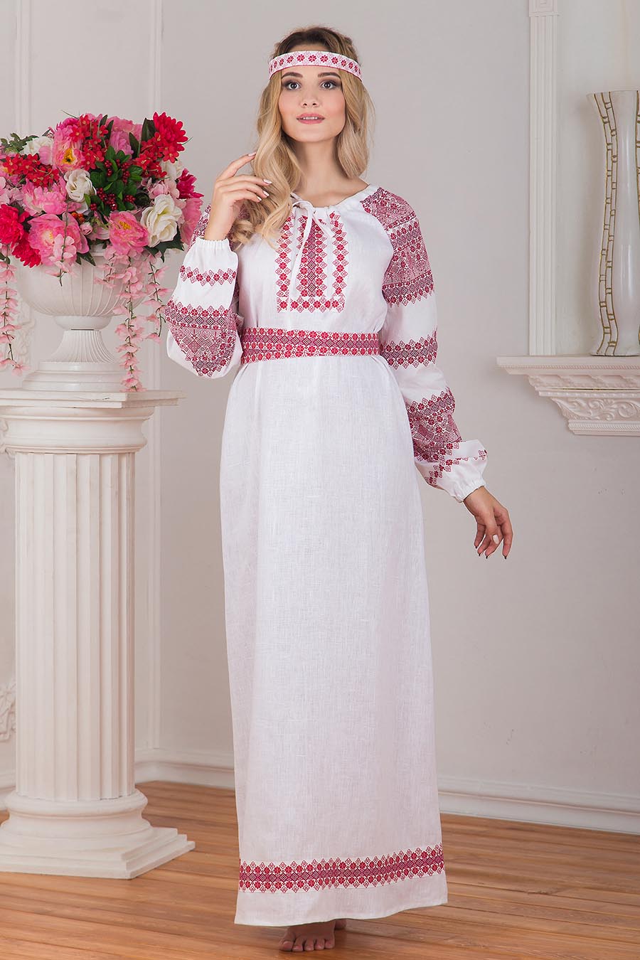 Women in Slavic costumes in Tokyo