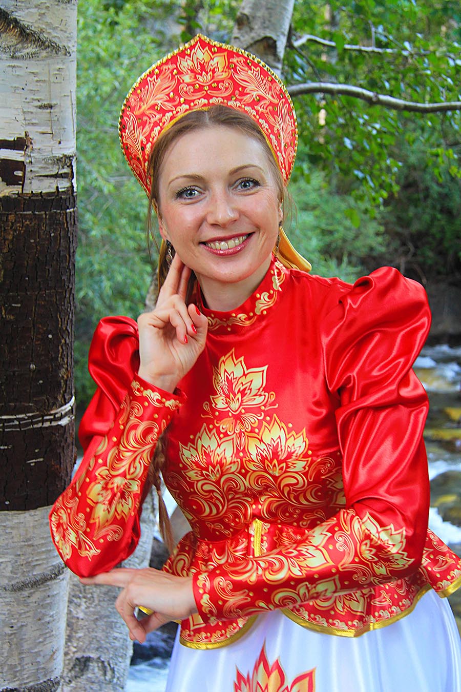 Women in Slavic costumes in Tokyo