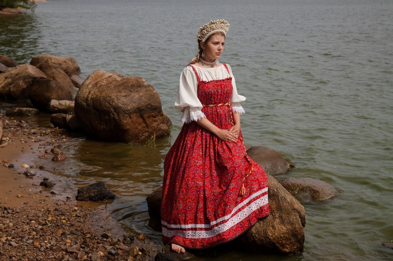 Women in Slavic costumes in Tokyo