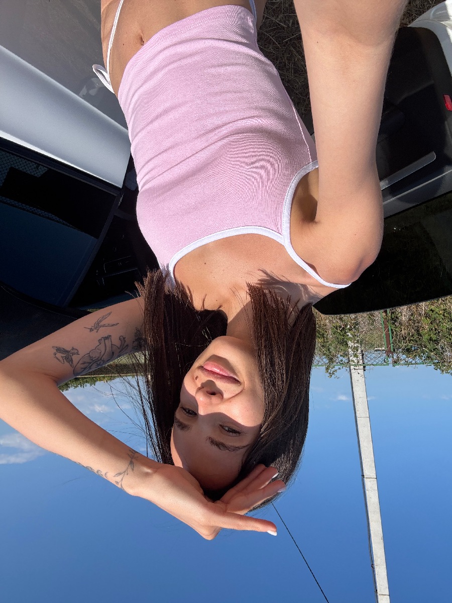 Sexy model Tina in Tokyo